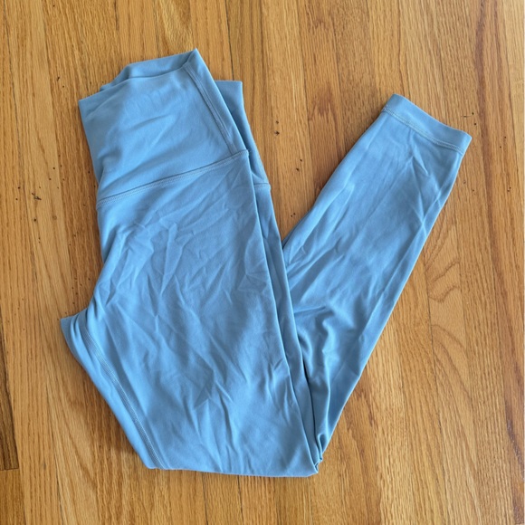 LULULEMON light blue size 6 leggings. Lightly worn - Picture 1 of 4